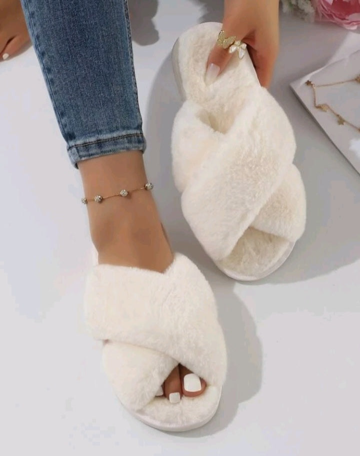 Pantuflas blancas abiertas