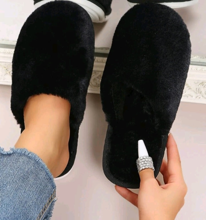 Pantuflas peluditas negras